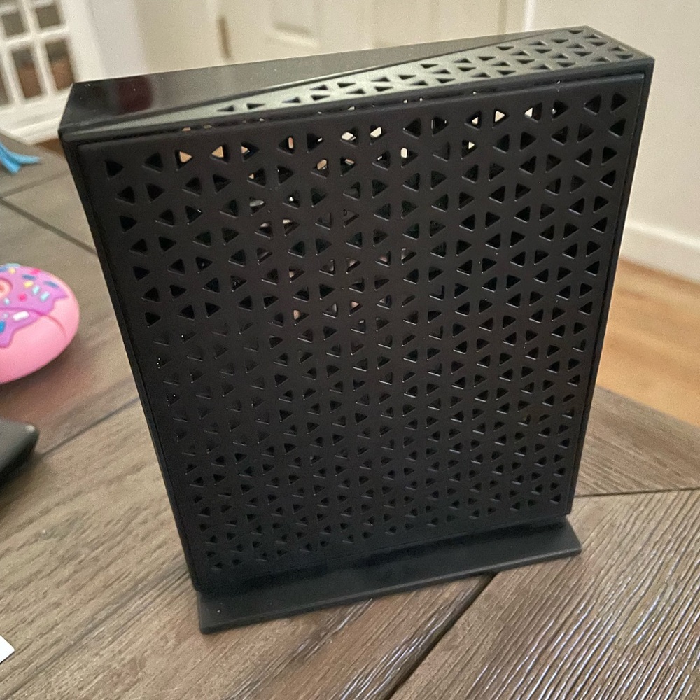 Netgear Router N300 WiFi Router - Picture 2 of 3